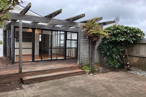 Photo of property in 37 Argentine Avenue, Miramar, Wellington, 6022