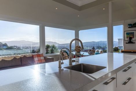 Photo of property in 114 Cliffs Road, Saint Clair, Dunedin, 9012