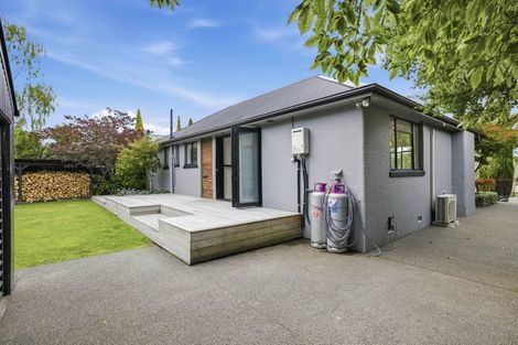 Photo of property in 8 Ardmore Place, Bishopdale, Christchurch, 8053