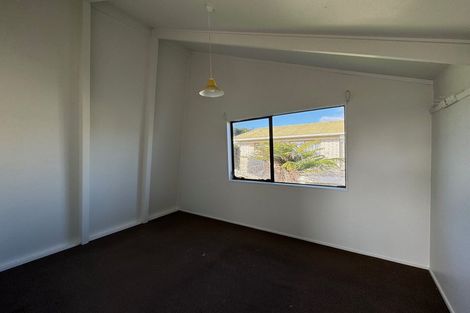 Photo of property in 18 Pemberton Avenue, Bayview, Auckland, 0629