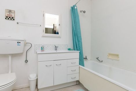 Photo of property in 34 Duchess Place, Maupuia, Wellington, 6022