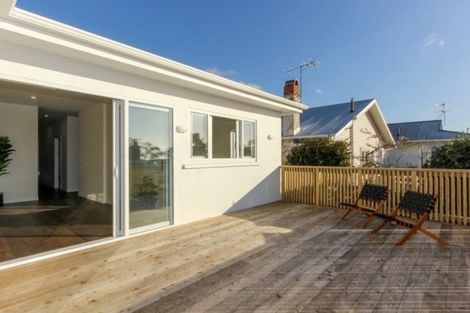 Photo of property in 125 Pendarves Street, New Plymouth, 4312
