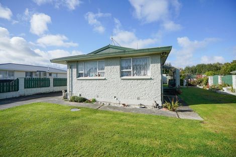 Photo of property in 72 Paisley Street, Kew, Invercargill, 9812