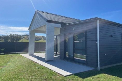 Photo of property in 12 Mataikokako Loop, Kawakawa Bay, 2585