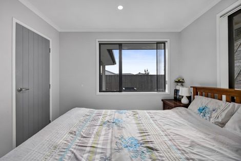 Photo of property in 6 Frederick Place, Whalers Gate, New Plymouth, 4310