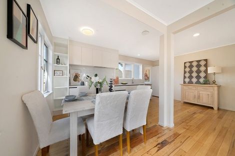 Photo of property in 48a Beaubank Road, Kelston, Auckland, 0602