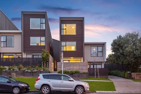 Photo of property in 6/15 Chivalry Road, Glenfield, Auckland, 0629