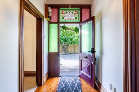 Photo of property in 205 Grove Road, Mayfair, Hastings, 4122