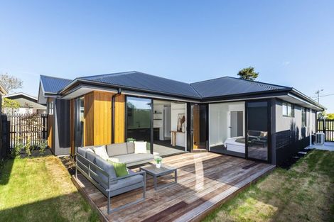 Photo of property in 2/47 Sturrocks Road, Redwood, Christchurch, 8051