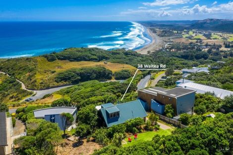 Photo of property in 38 Waitea Road, Muriwai, Waimauku, 0881