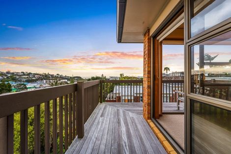 Photo of property in 2/9 Newhaven Terrace, Mairangi Bay, Auckland, 0630