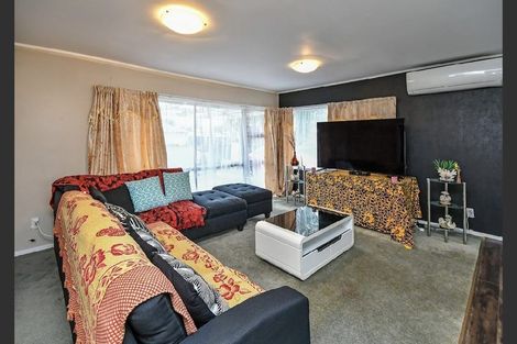 Photo of property in 12 Huber Street, Weymouth, Auckland, 2103