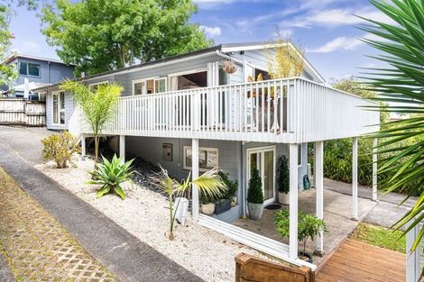 Photo of property in 1/6a Sunnynook Road, Sunnynook, Auckland, 0620