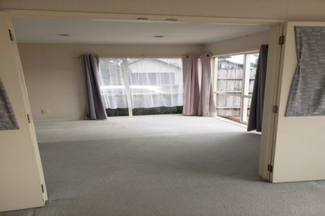 Photo of property in 1/1 Emma Court, Northpark, Auckland, 2013