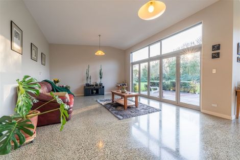 Photo of property in 95 Main Road North, Geraldine, 7930