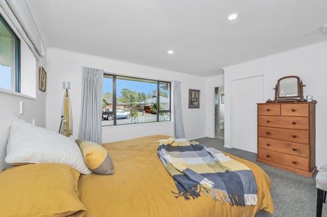 Photo of property in 11 Stanwood Grove, Darfield, 7510