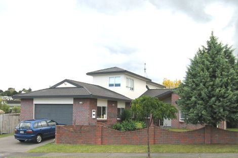 Photo of property in 2 Rosetti Rise, West Harbour, Auckland, 0618