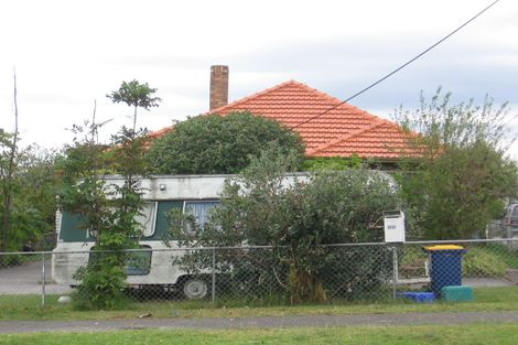 Photo of property in 25 Archibald Road, Kelston, Auckland, 0602