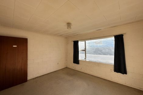 Photo of property in 82 Pioneer Road, Moturoa, New Plymouth, 4310