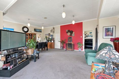 Photo of property in 30 Memorial Place, Waitara, 4320