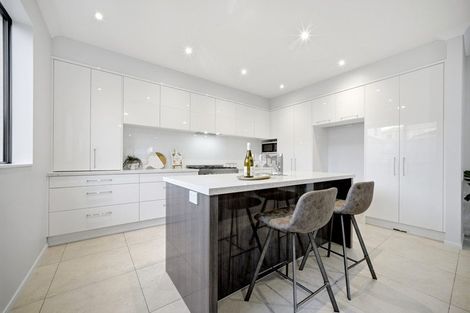 Photo of property in 16 Darion Drive, Flat Bush, Auckland, 2019