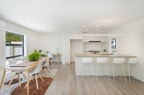 Photo of property in 41 Farnworth Terrace, Glenside, Wellington, 6037