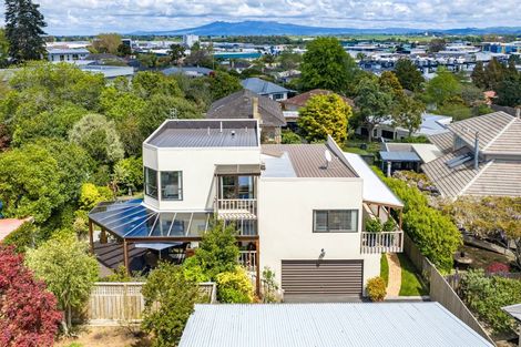 Photo of property in 135a Lake Crescent, Hamilton Lake, Hamilton, 3204