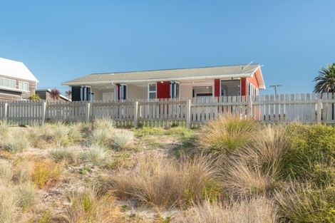 Photo of property in 107 Karewa Parade, Papamoa Beach, Papamoa, 3118