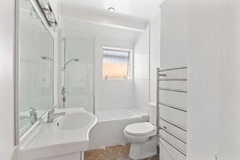 Photo of property in 4/77 Nile Road, Milford, Auckland, 0620