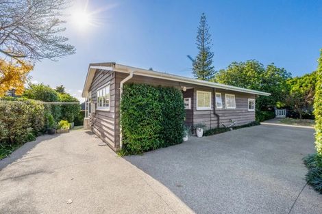 Photo of property in 41 Seymour Road, Mellons Bay, Auckland, 2014