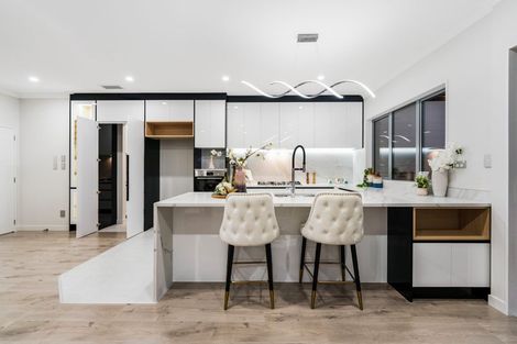 Photo of property in 21 Black Shed Road, Flat Bush, Auckland, 2019