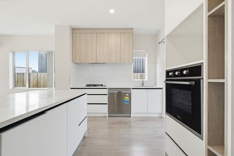 Photo of property in 5b Poruru Close, Papakura, 2110
