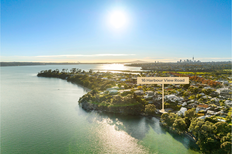 Photo of property in 16 Harbour View Road, Point Chevalier, Auckland, 1022