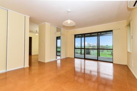 Photo of property in 8 Windleborn Road, Ngahinapouri, Hamilton, 3290