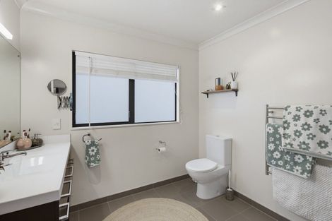 Photo of property in 56a Wood Leigh, Paraparaumu Beach, Paraparaumu, 5032