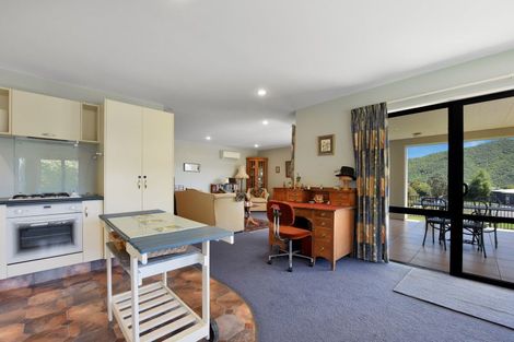 Photo of property in 23 Rimu Terrace, Waikawa, Picton, 7220