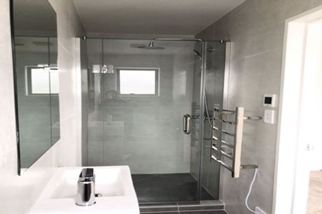 Photo of property in 9 Peony Mews, Oteha, Auckland, 0632