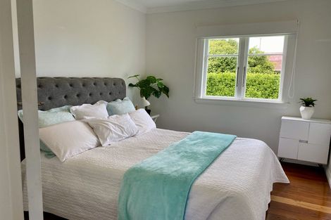 Photo of property in 2 Brassey Street, Waverley, 4510