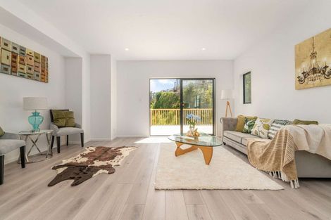 Photo of property in 47a Crestview Rise, Papakura, 2110