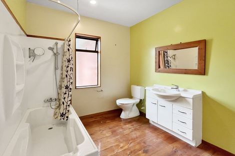 Photo of property in 21 Ilam Road, Upper Riccarton, Christchurch, 8041