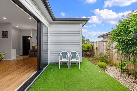 Photo of property in 5 Sapwood Crescent, Takanini, 2110