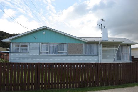 Photo of property in 237 Wellington Road, Wainuiomata, Lower Hutt, 5014