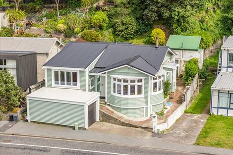 Photo of property in 141 Breaker Bay Road, Breaker Bay, Wellington, 6022