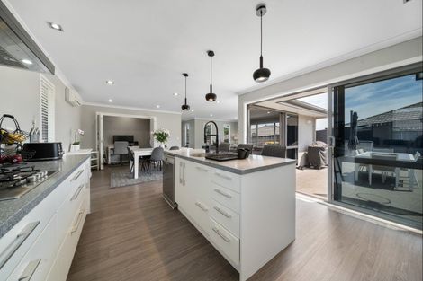 Photo of property in 3 Margaret Alice Close, Whalers Gate, New Plymouth, 4310