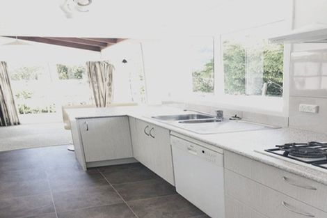 Photo of property in 31 Portadown Avenue, Pakuranga Heights, Auckland, 2010