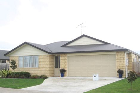 Photo of property in 24 Saxon Woods Drive, Rototuna North, Hamilton, 3210