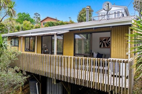 Photo of property in 2/19 Seaview Road, Glenfield, Auckland, 0629