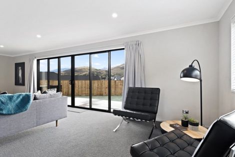 Photo of property in 8 Shepherd Road, Jacks Point, Queenstown, 9371