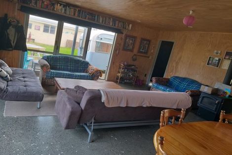 Photo of property in 25 Westside Road, Port Waikato, Tuakau, 2695