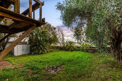 Photo of property in 74 Waimumu Road, Massey, Auckland, 0614